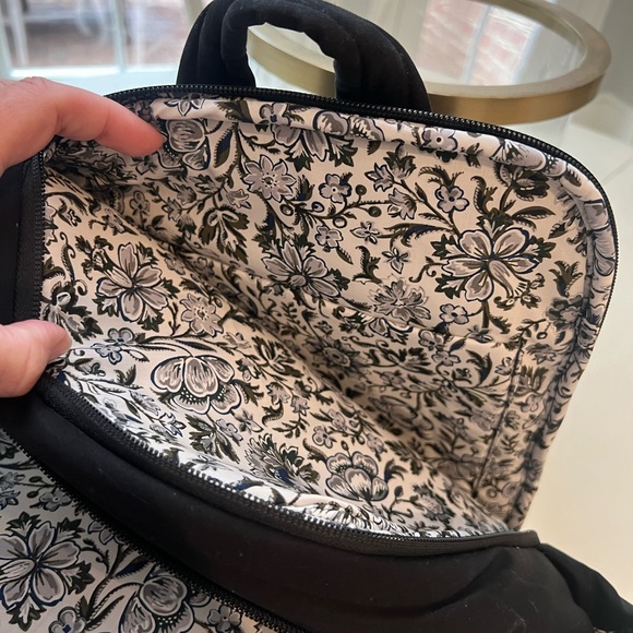 NWT Vera Bradley; Utility Large Backpack - Recycled Cotton Black - Picture 4 of 5